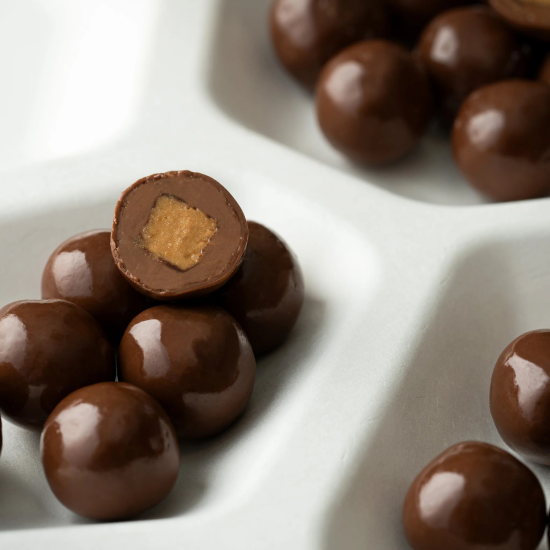 La Feve Дражета Лешници, млечен шоколад и вафлички