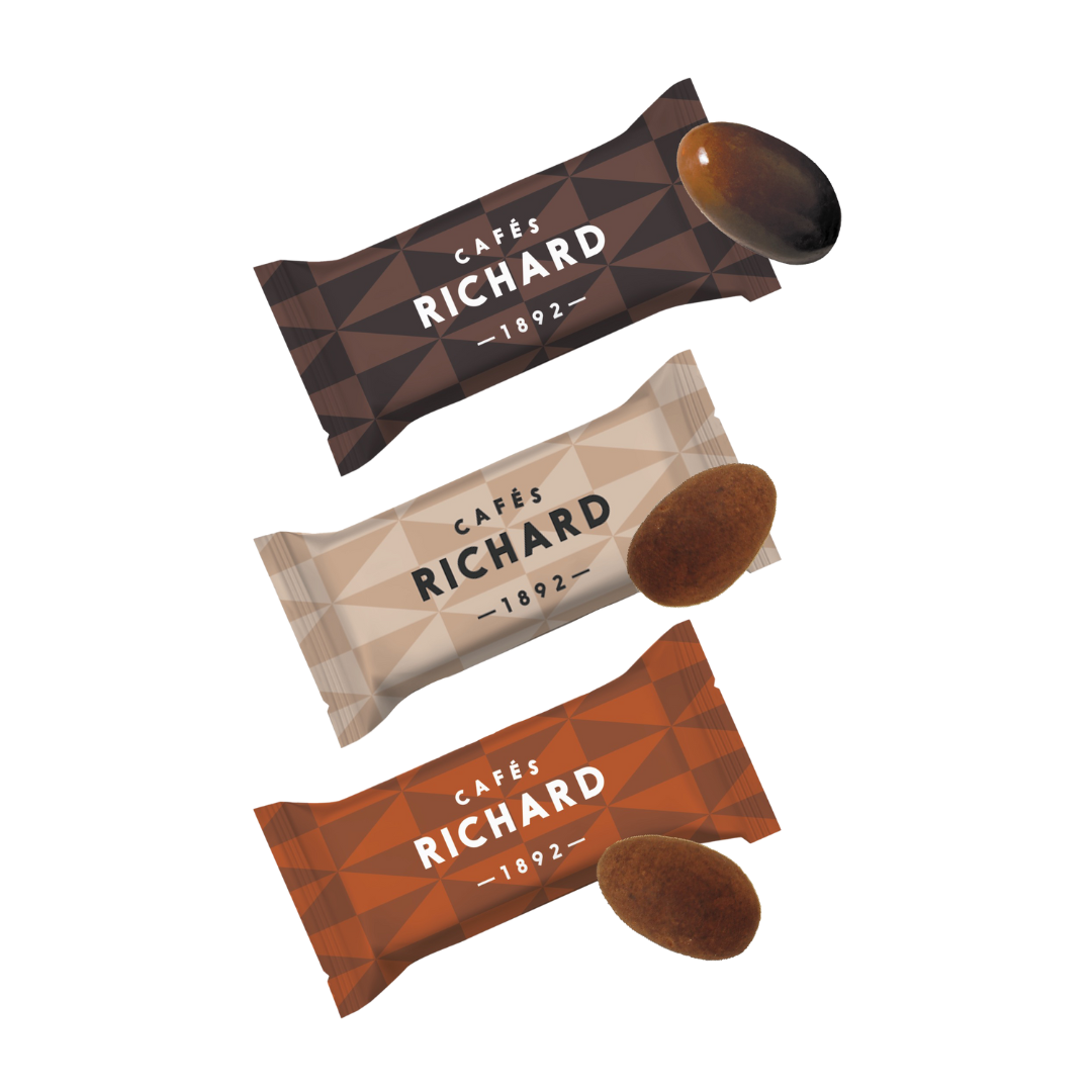 Cafés Richard Trio Choco Almonds 300бр шоколадови бадеми